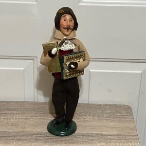 Byers Choice 2004 Christmas Traditions Shopping Man with Presents. SIGNED‎